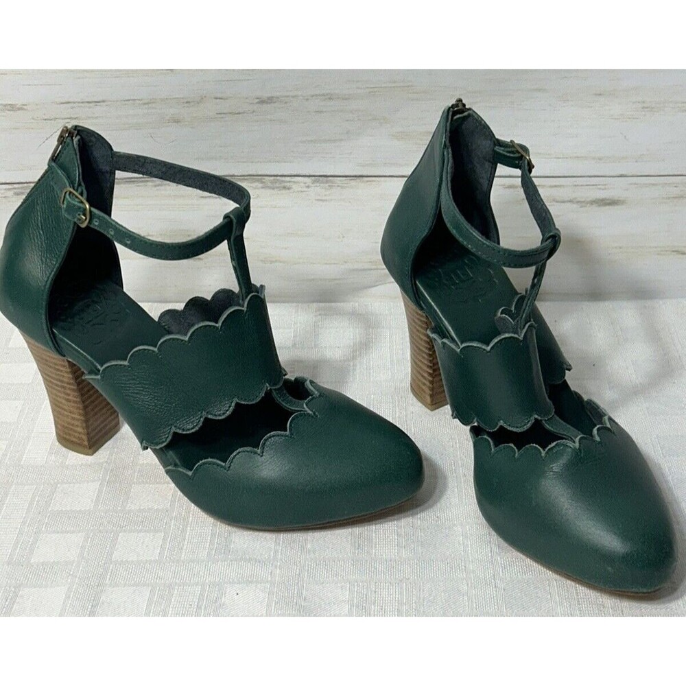 Bali ELF Green Scalloped Heels